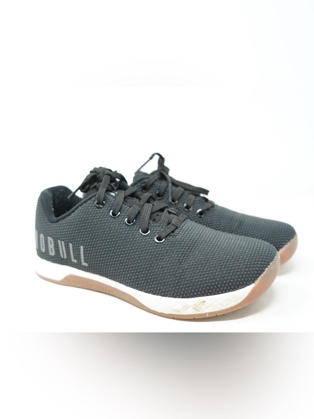 NOBULL Outwork men's 7 / Womens 8.5 training shoes Black Gum Sole